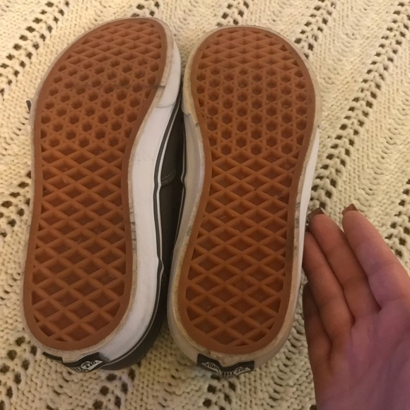 {Vans}EUC•Sneakers - Picture 3 of 5